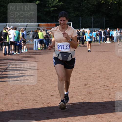 27.09.2026 - 35. Volkslauf durch das schöne Alstertal Strokosch-Dieckow http://msf.ph/oto/10584720 27.09.2026 11:34:50 Ziel 3168, 3279 meine-sportfotos.de