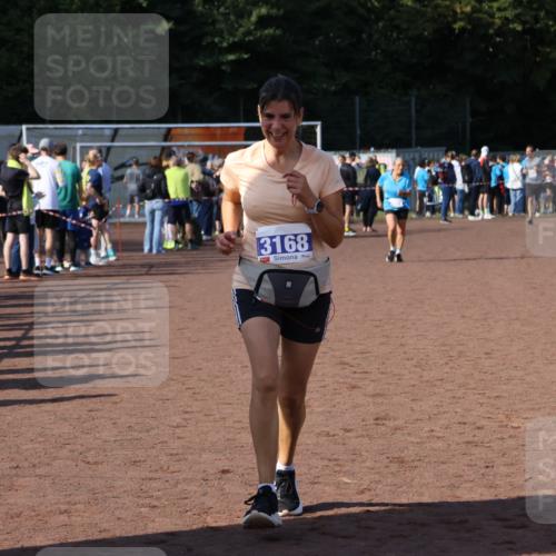 27.09.2026 - 35. Volkslauf durch das schöne Alstertal Strokosch-Dieckow http://msf.ph/oto/10584722 27.09.2026 11:34:50 Ziel 3168, 3279 meine-sportfotos.de