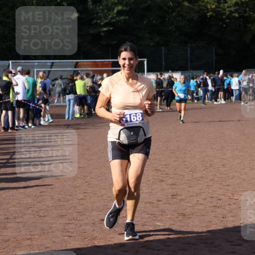 27.09.2026 - 35. Volkslauf durch das schöne Alstertal Strokosch-Dieckow http://msf.ph/oto/10584728 27.09.2026 11:34:50 Ziel 3168, 3279 meine-sportfotos.de