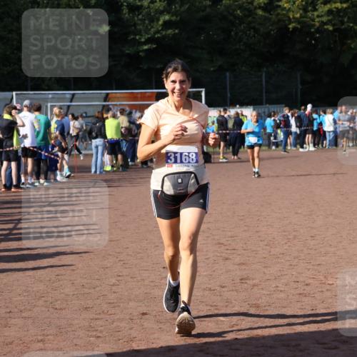 27.09.2026 - 35. Volkslauf durch das schöne Alstertal Strokosch-Dieckow http://msf.ph/oto/10584734 27.09.2026 11:34:50 Ziel 3168, 3279 meine-sportfotos.de
