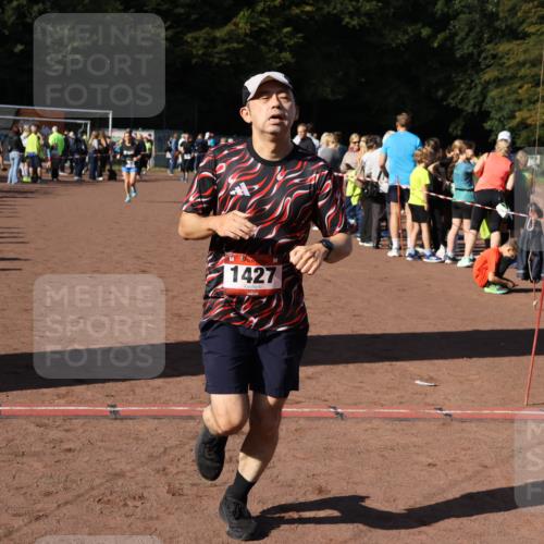 27.09.2026 - 35. Volkslauf durch das schöne Alstertal Strokosch-Dieckow http://msf.ph/oto/10584799 27.09.2026 11:34:20 Ziel 1427 meine-sportfotos.de