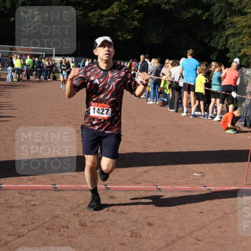 27.09.2026 - 35. Volkslauf durch das schöne Alstertal Strokosch-Dieckow http://msf.ph/oto/10584808 27.09.2026 11:34:20 Ziel 1427 meine-sportfotos.de