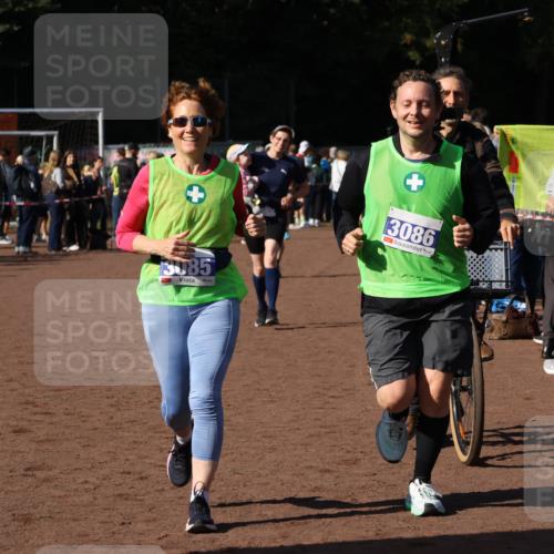 27.09.2026 - 35. Volkslauf durch das schöne Alstertal Strokosch-Dieckow http://msf.ph/oto/10584834 27.09.2026 11:34:12 Ziel 1427, 3085, 3086, 3953 meine-sportfotos.de