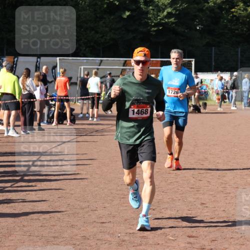 27.09.2026 - 35. Volkslauf durch das schöne Alstertal Strokosch-Dieckow http://msf.ph/oto/10584841 27.09.2026 11:50:29 Ziel 1468, 1726 meine-sportfotos.de