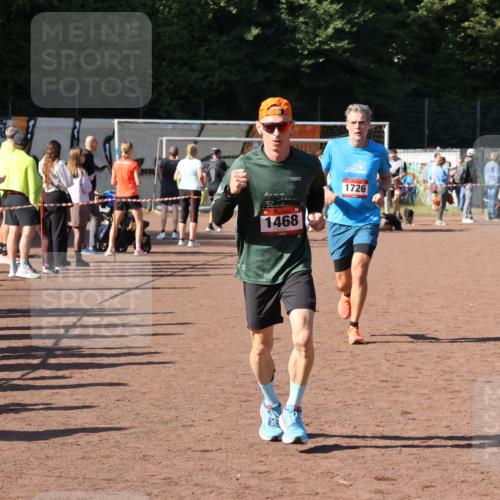 27.09.2026 - 35. Volkslauf durch das schöne Alstertal Strokosch-Dieckow http://msf.ph/oto/10584846 27.09.2026 11:50:29 Ziel 1468, 1726 meine-sportfotos.de