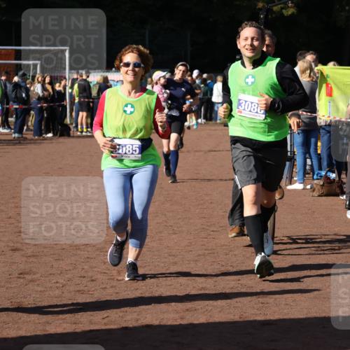 27.09.2026 - 35. Volkslauf durch das schöne Alstertal Strokosch-Dieckow http://msf.ph/oto/10584847 27.09.2026 11:34:12 Ziel 1427, 3085, 3086, 3953 meine-sportfotos.de