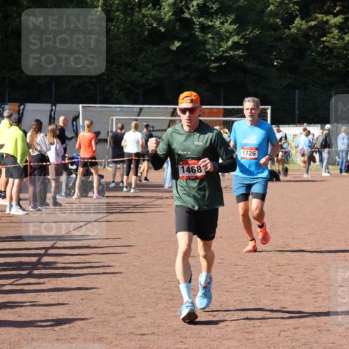 27.09.2026 - 35. Volkslauf durch das schöne Alstertal Strokosch-Dieckow http://msf.ph/oto/10584855 27.09.2026 11:50:29 Ziel 1468, 1726 meine-sportfotos.de