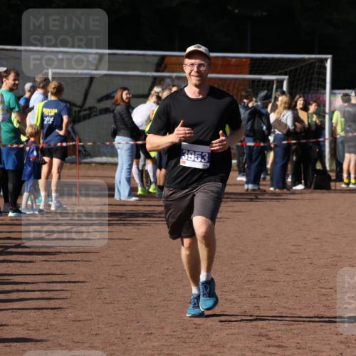 27.09.2026 - 35. Volkslauf durch das schöne Alstertal Strokosch-Dieckow http://msf.ph/oto/10584859 27.09.2026 11:34:09 Ziel 3085, 3086, 3953 meine-sportfotos.de