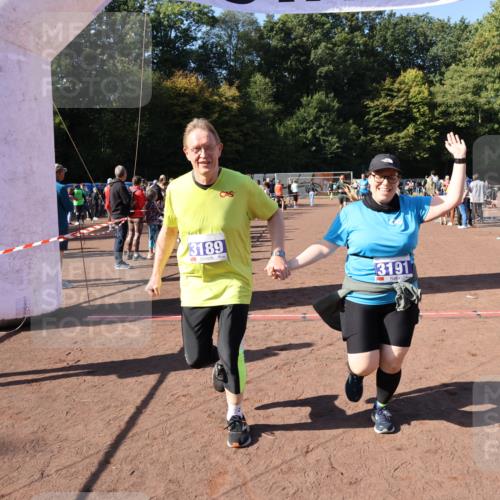 27.09.2026 - 35. Volkslauf durch das schöne Alstertal Strokosch-Dieckow http://msf.ph/oto/10584860 27.09.2026 11:50:24 Ziel 1468, 1726, 3189, 3191 meine-sportfotos.de