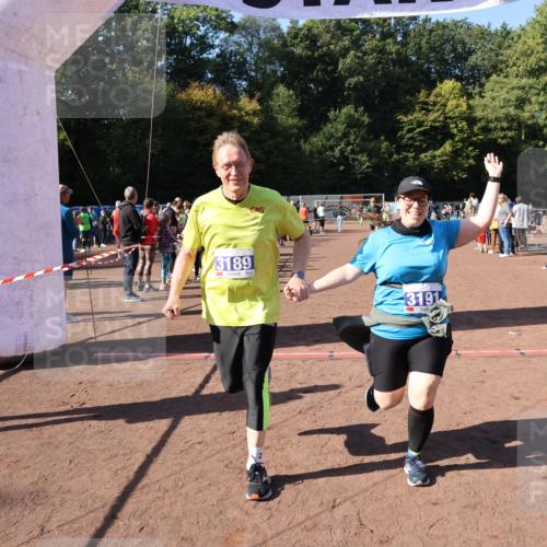 27.09.2026 - 35. Volkslauf durch das schöne Alstertal Strokosch-Dieckow http://msf.ph/oto/10584862 27.09.2026 11:50:24 Ziel 1468, 1726, 3189, 3191 meine-sportfotos.de