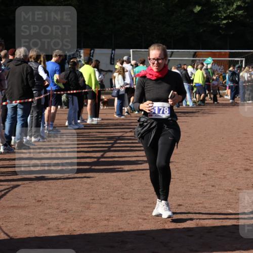 27.09.2026 - 35. Volkslauf durch das schöne Alstertal Strokosch-Dieckow http://msf.ph/oto/10584868 27.09.2026 11:33:51 Ziel 3178 meine-sportfotos.de
