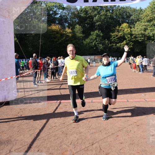 27.09.2026 - 35. Volkslauf durch das schöne Alstertal Strokosch-Dieckow http://msf.ph/oto/10584874 27.09.2026 11:50:24 Ziel 1468, 1726, 3189, 3191 meine-sportfotos.de