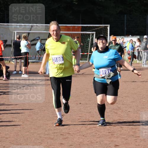 27.09.2026 - 35. Volkslauf durch das schöne Alstertal Strokosch-Dieckow http://msf.ph/oto/10584898 27.09.2026 11:50:21 Ziel 3189, 3191 meine-sportfotos.de