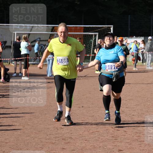 27.09.2026 - 35. Volkslauf durch das schöne Alstertal Strokosch-Dieckow http://msf.ph/oto/10584906 27.09.2026 11:50:20 Ziel 3189, 3191 meine-sportfotos.de