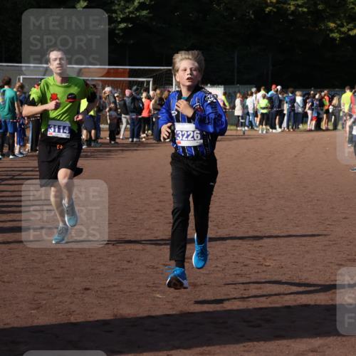 27.09.2026 - 35. Volkslauf durch das schöne Alstertal Strokosch-Dieckow http://msf.ph/oto/10584929 27.09.2026 11:33:22 Ziel 3114, 3226 meine-sportfotos.de