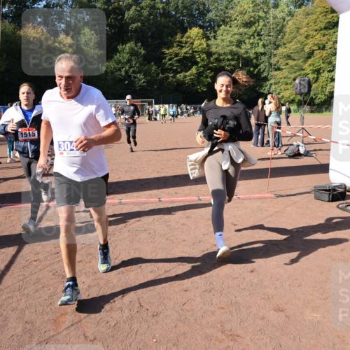 27.09.2026 - 35. Volkslauf durch das schöne Alstertal Strokosch-Dieckow http://msf.ph/oto/10584955 27.09.2026 11:50:13 Ziel 1449, 1515, 3043, 3044, 3193 meine-sportfotos.de