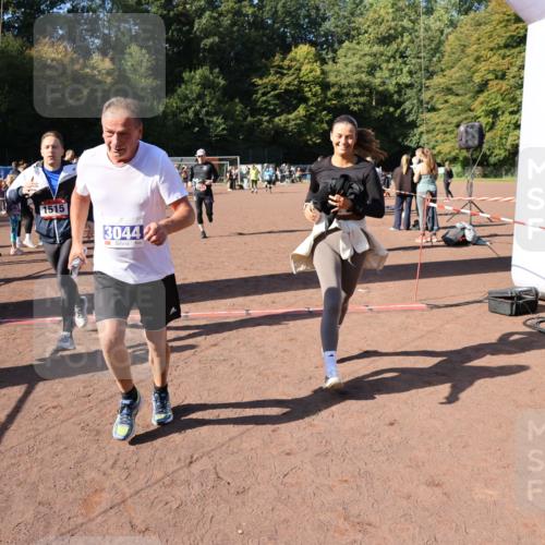 27.09.2026 - 35. Volkslauf durch das schöne Alstertal Strokosch-Dieckow http://msf.ph/oto/10584958 27.09.2026 11:50:13 Ziel 1449, 1515, 3043, 3044, 3193 meine-sportfotos.de
