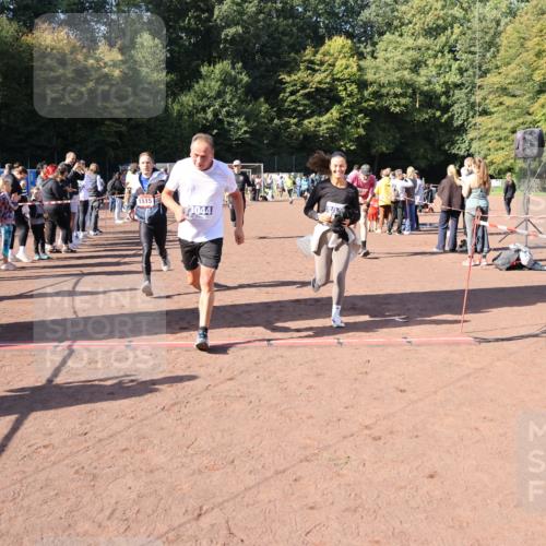 27.09.2026 - 35. Volkslauf durch das schöne Alstertal Strokosch-Dieckow http://msf.ph/oto/10584976 27.09.2026 11:50:12 Ziel 1449, 1515, 3043, 3044, 3193 meine-sportfotos.de