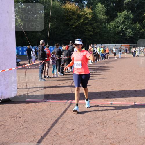 27.09.2026 - 35. Volkslauf durch das schöne Alstertal Strokosch-Dieckow http://msf.ph/oto/10584984 27.09.2026 11:48:47 Ziel 1483, 3301 meine-sportfotos.de