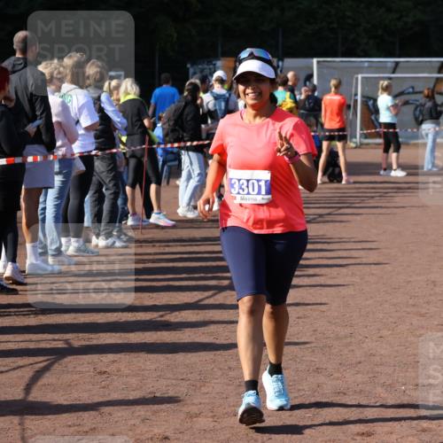27.09.2026 - 35. Volkslauf durch das schöne Alstertal Strokosch-Dieckow http://msf.ph/oto/10584987 27.09.2026 11:48:45 Ziel 1483, 3301 meine-sportfotos.de