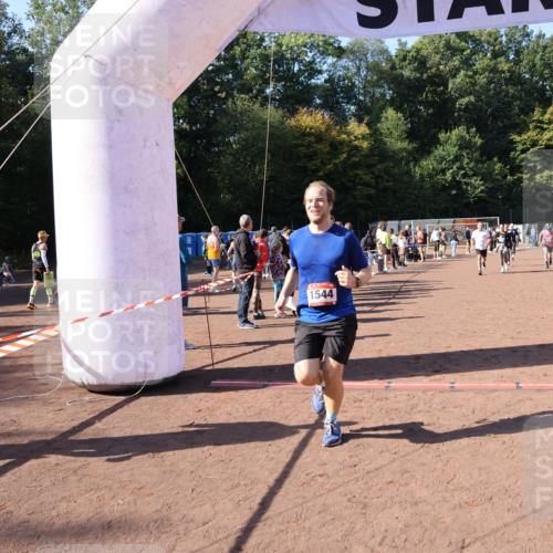 27.09.2026 - 35. Volkslauf durch das schöne Alstertal Strokosch-Dieckow http://msf.ph/oto/10584993 27.09.2026 11:50:08 Ziel 1449, 1515, 1544, 3043, 3044, 3193 meine-sportfotos.de