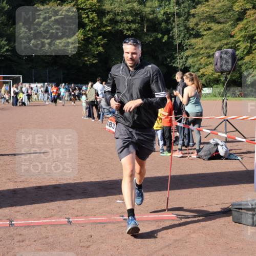 27.09.2026 - 35. Volkslauf durch das schöne Alstertal Strokosch-Dieckow http://msf.ph/oto/10584995 27.09.2026 11:48:43 Ziel 1483, 3301 meine-sportfotos.de