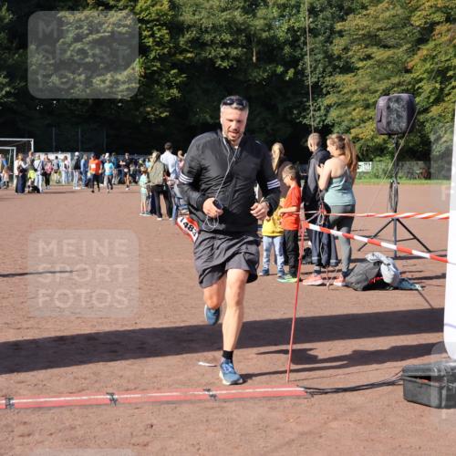 27.09.2026 - 35. Volkslauf durch das schöne Alstertal Strokosch-Dieckow http://msf.ph/oto/10585002 27.09.2026 11:48:43 Ziel 1483, 3301 meine-sportfotos.de