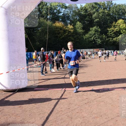 27.09.2026 - 35. Volkslauf durch das schöne Alstertal Strokosch-Dieckow http://msf.ph/oto/10585006 27.09.2026 11:50:07 Ziel 1449, 1515, 1544, 3043, 3044, 3193 meine-sportfotos.de