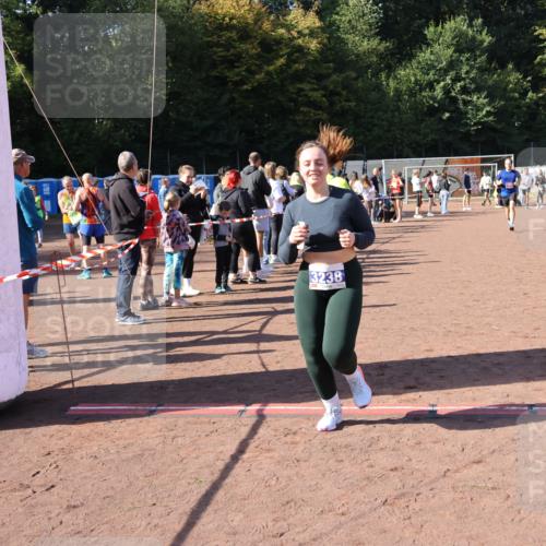 27.09.2026 - 35. Volkslauf durch das schöne Alstertal Strokosch-Dieckow http://msf.ph/oto/10585022 27.09.2026 11:50:02 Ziel 1544, 2422, 3156, 3238 meine-sportfotos.de