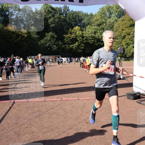 27.09.2026 - 35. Volkslauf durch das schöne Alstertal Strokosch-Dieckow http://msf.ph/oto/10585024 27.09.2026 11:50:00 Ziel 1544, 2422, 3156, 3238 meine-sportfotos.de