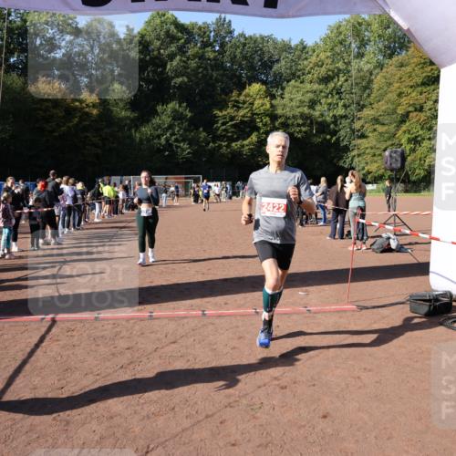 27.09.2026 - 35. Volkslauf durch das schöne Alstertal Strokosch-Dieckow http://msf.ph/oto/10585039 27.09.2026 11:50:00 Ziel 1544, 2422, 3156, 3238 meine-sportfotos.de
