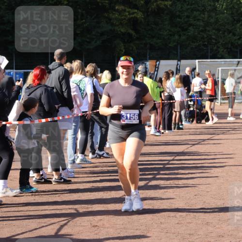 27.09.2026 - 35. Volkslauf durch das schöne Alstertal Strokosch-Dieckow http://msf.ph/oto/10585048 27.09.2026 11:49:58 Ziel 2422, 3156, 3238 meine-sportfotos.de