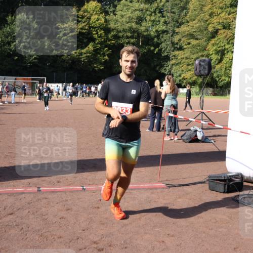 27.09.2026 - 35. Volkslauf durch das schöne Alstertal Strokosch-Dieckow http://msf.ph/oto/10585065 27.09.2026 11:49:53 Ziel 2033, 2422, 3156, 3223, 3238 meine-sportfotos.de