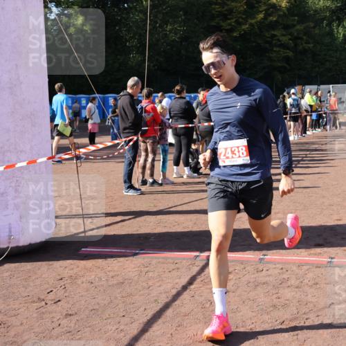 27.09.2026 - 35. Volkslauf durch das schöne Alstertal Strokosch-Dieckow http://msf.ph/oto/10585070 27.09.2026 11:48:26 Ziel 1491, 1677, 1701, 2438 meine-sportfotos.de