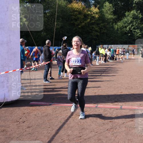 27.09.2026 - 35. Volkslauf durch das schöne Alstertal Strokosch-Dieckow http://msf.ph/oto/10585095 27.09.2026 11:49:51 Ziel 1506, 2033, 2422, 3156, 3223 meine-sportfotos.de