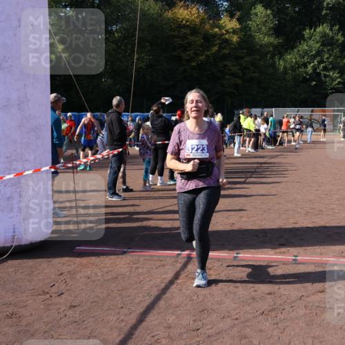 27.09.2026 - 35. Volkslauf durch das schöne Alstertal Strokosch-Dieckow http://msf.ph/oto/10585097 27.09.2026 11:49:50 Ziel 1506, 2033, 3223 meine-sportfotos.de