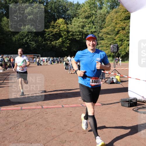 27.09.2026 - 35. Volkslauf durch das schöne Alstertal Strokosch-Dieckow http://msf.ph/oto/10585156 27.09.2026 11:47:52 Ziel 1479, 1501 meine-sportfotos.de