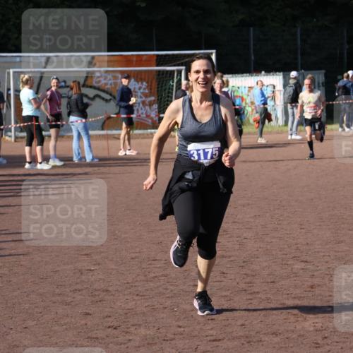 27.09.2026 - 35. Volkslauf durch das schöne Alstertal Strokosch-Dieckow http://msf.ph/oto/10585179 27.09.2026 11:49:39 Ziel 1506, 3175 meine-sportfotos.de