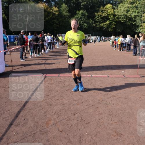 27.09.2026 - 35. Volkslauf durch das schöne Alstertal Strokosch-Dieckow http://msf.ph/oto/10585186 27.09.2026 11:49:33 Ziel 1487, 1493, 2363, 3175 meine-sportfotos.de