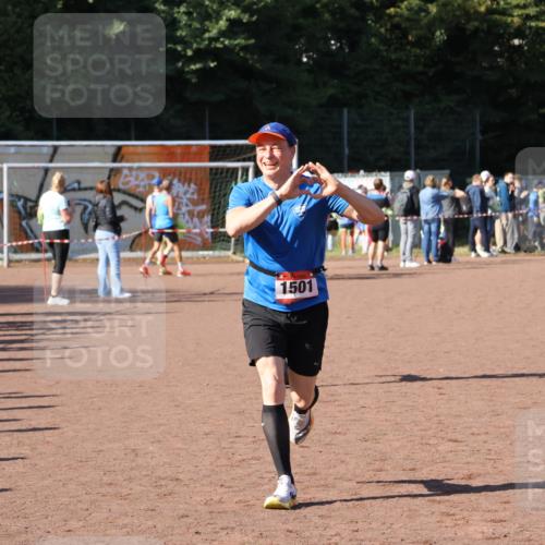 27.09.2026 - 35. Volkslauf durch das schöne Alstertal Strokosch-Dieckow http://msf.ph/oto/10585187 27.09.2026 11:47:49 Ziel 1479, 1501 meine-sportfotos.de