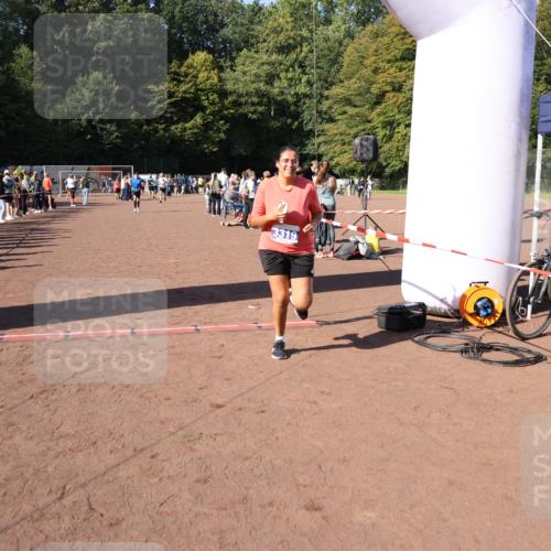 27.09.2026 - 35. Volkslauf durch das schöne Alstertal Strokosch-Dieckow http://msf.ph/oto/10585201 27.09.2026 11:47:44 Ziel 1479, 1501, 3319 meine-sportfotos.de
