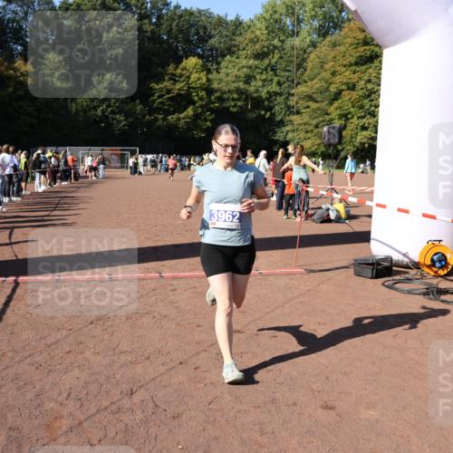27.09.2026 - 35. Volkslauf durch das schöne Alstertal Strokosch-Dieckow http://msf.ph/oto/10585220 27.09.2026 11:47:34 Ziel 3962 meine-sportfotos.de