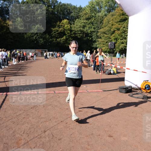 27.09.2026 - 35. Volkslauf durch das schöne Alstertal Strokosch-Dieckow http://msf.ph/oto/10585222 27.09.2026 11:47:34 Ziel 3962 meine-sportfotos.de