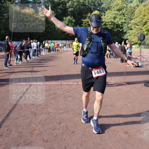 27.09.2026 - 35. Volkslauf durch das schöne Alstertal Strokosch-Dieckow http://msf.ph/oto/10585223 27.09.2026 11:49:31 Ziel 1487, 1493, 2363, 3248 meine-sportfotos.de