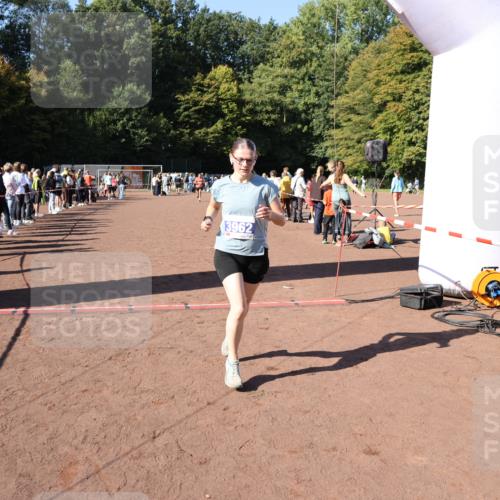 27.09.2026 - 35. Volkslauf durch das schöne Alstertal Strokosch-Dieckow http://msf.ph/oto/10585224 27.09.2026 11:47:34 Ziel 3962 meine-sportfotos.de