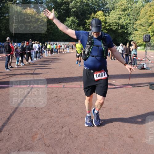 27.09.2026 - 35. Volkslauf durch das schöne Alstertal Strokosch-Dieckow http://msf.ph/oto/10585225 27.09.2026 11:49:31 Ziel 1487, 1493, 2363, 3248 meine-sportfotos.de