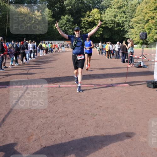 27.09.2026 - 35. Volkslauf durch das schöne Alstertal Strokosch-Dieckow http://msf.ph/oto/10585243 27.09.2026 11:49:29 Ziel 1009, 1475, 1487, 1493, 2363, 3248 meine-sportfotos.de