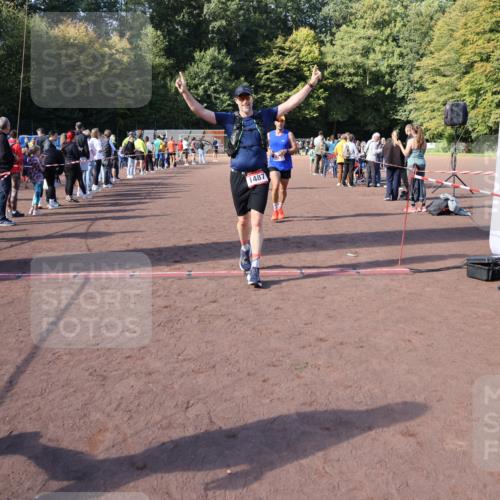 27.09.2026 - 35. Volkslauf durch das schöne Alstertal Strokosch-Dieckow http://msf.ph/oto/10585246 27.09.2026 11:49:29 Ziel 1009, 1475, 1487, 1493, 2363, 3248 meine-sportfotos.de