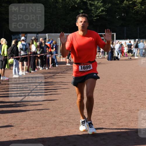 27.09.2026 - 35. Volkslauf durch das schöne Alstertal Strokosch-Dieckow http://msf.ph/oto/10585262 27.09.2026 11:47:19 Ziel 1511, 1699 meine-sportfotos.de