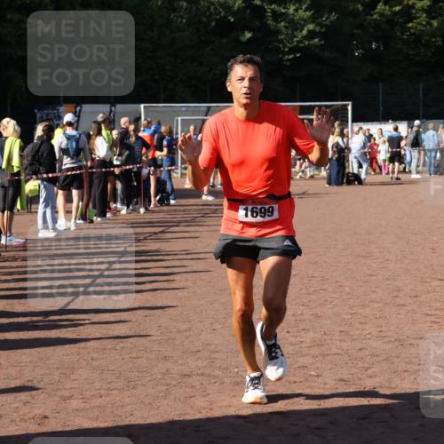 27.09.2026 - 35. Volkslauf durch das schöne Alstertal Strokosch-Dieckow http://msf.ph/oto/10585264 27.09.2026 11:47:19 Ziel 1511, 1699 meine-sportfotos.de